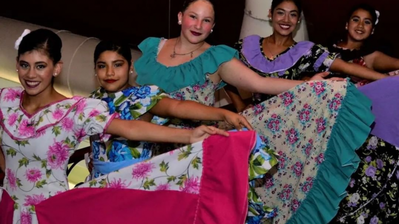 Alumnos de la escuela de Vendimia Chakaymanta realizan una expo maquetas